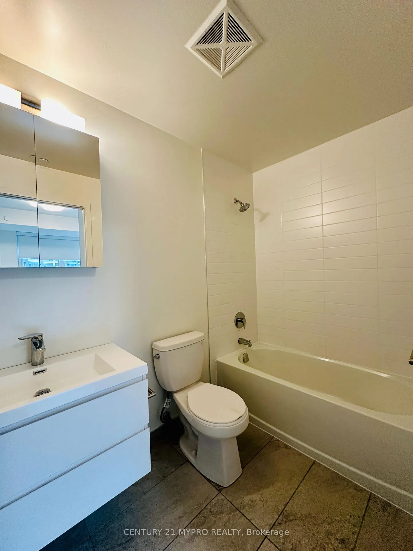 Photo 10 of Unit B715, 292 Verdale Crossing, Markham, Unionville — HOMEH