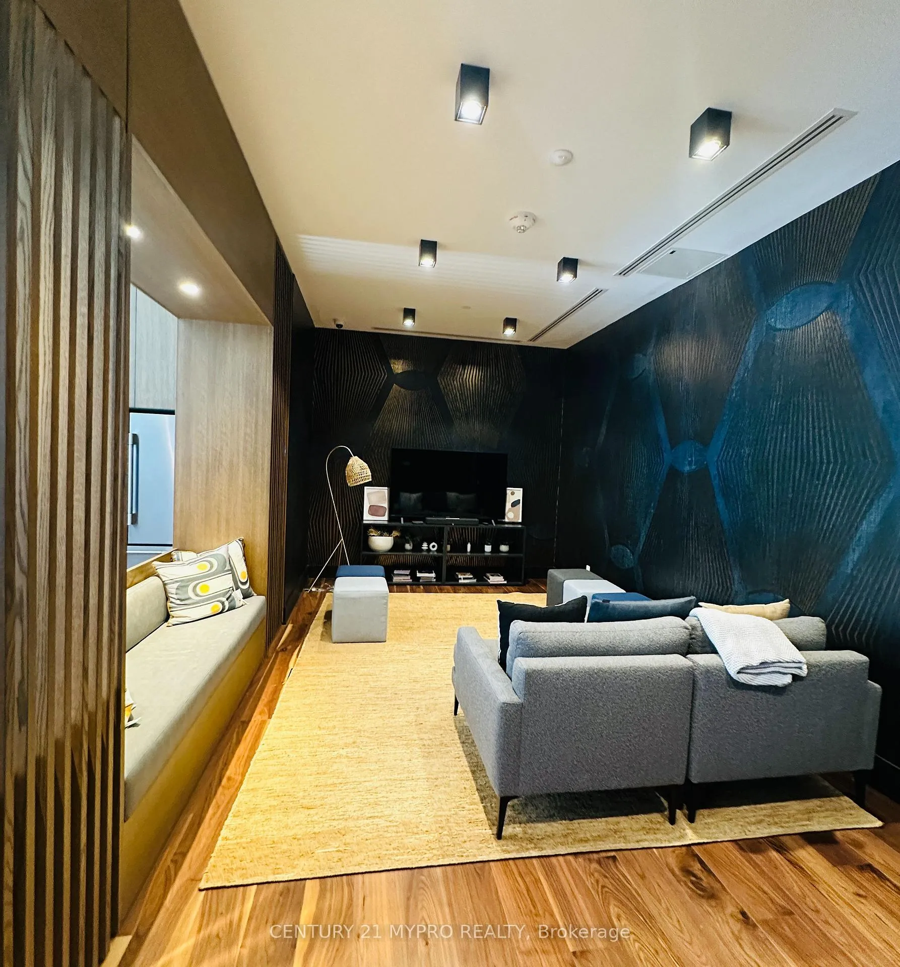 Photo 13 of Unit B715, 292 Verdale Crossing, Markham, Unionville — HOMEH