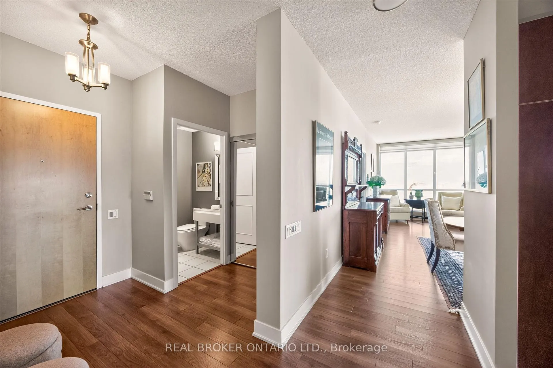 Photo 4 of Unit 2402, 1048 Broadview Avenue, Toronto, Broadview North — HOMEH