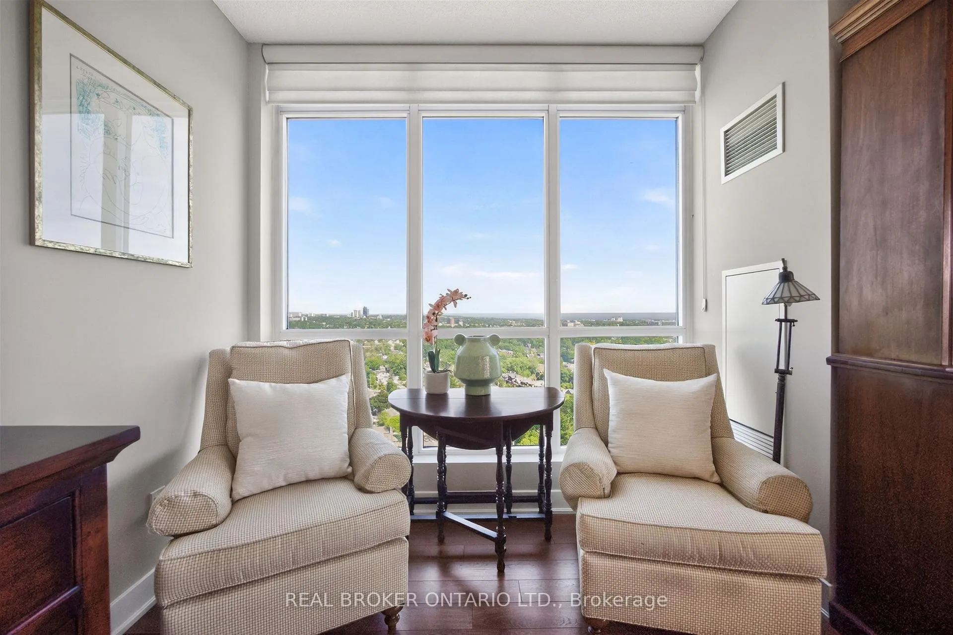Photo 11 of Unit 2402, 1048 Broadview Avenue, Toronto, Broadview North — HOMEH