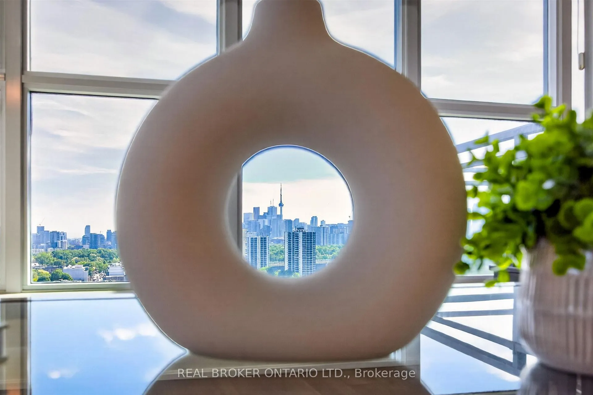 Photo 12 of Unit 2402, 1048 Broadview Avenue, Toronto, Broadview North — HOMEH