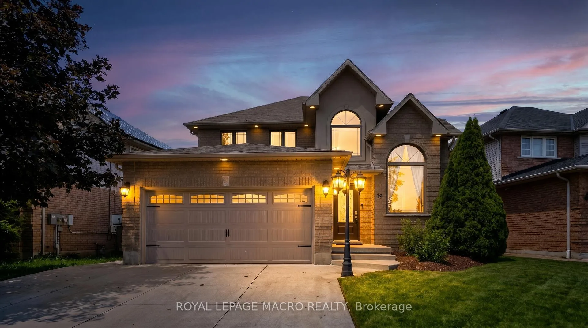 Photo 2 of 19 Sonata Avenue, Hamilton, Kernighan — HOMEH