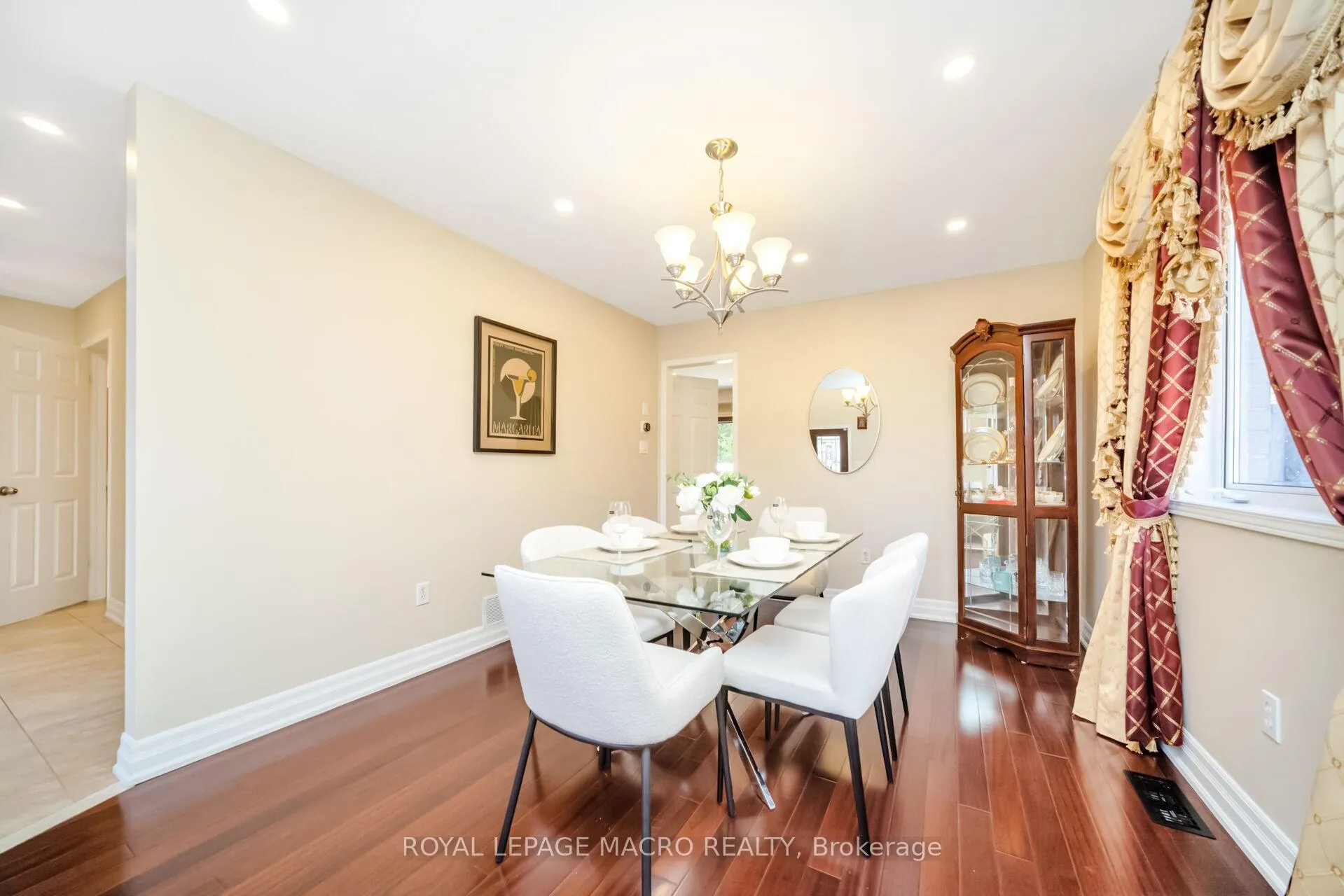 Photo 5 of 19 Sonata Avenue, Hamilton, Kernighan — HOMEH