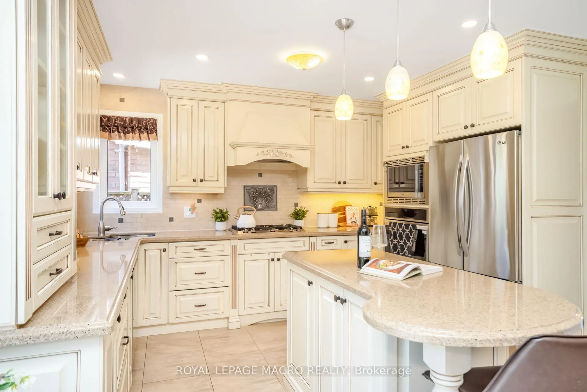 Photo 9 of 19 Sonata Avenue, Hamilton, Kernighan — HOMEH