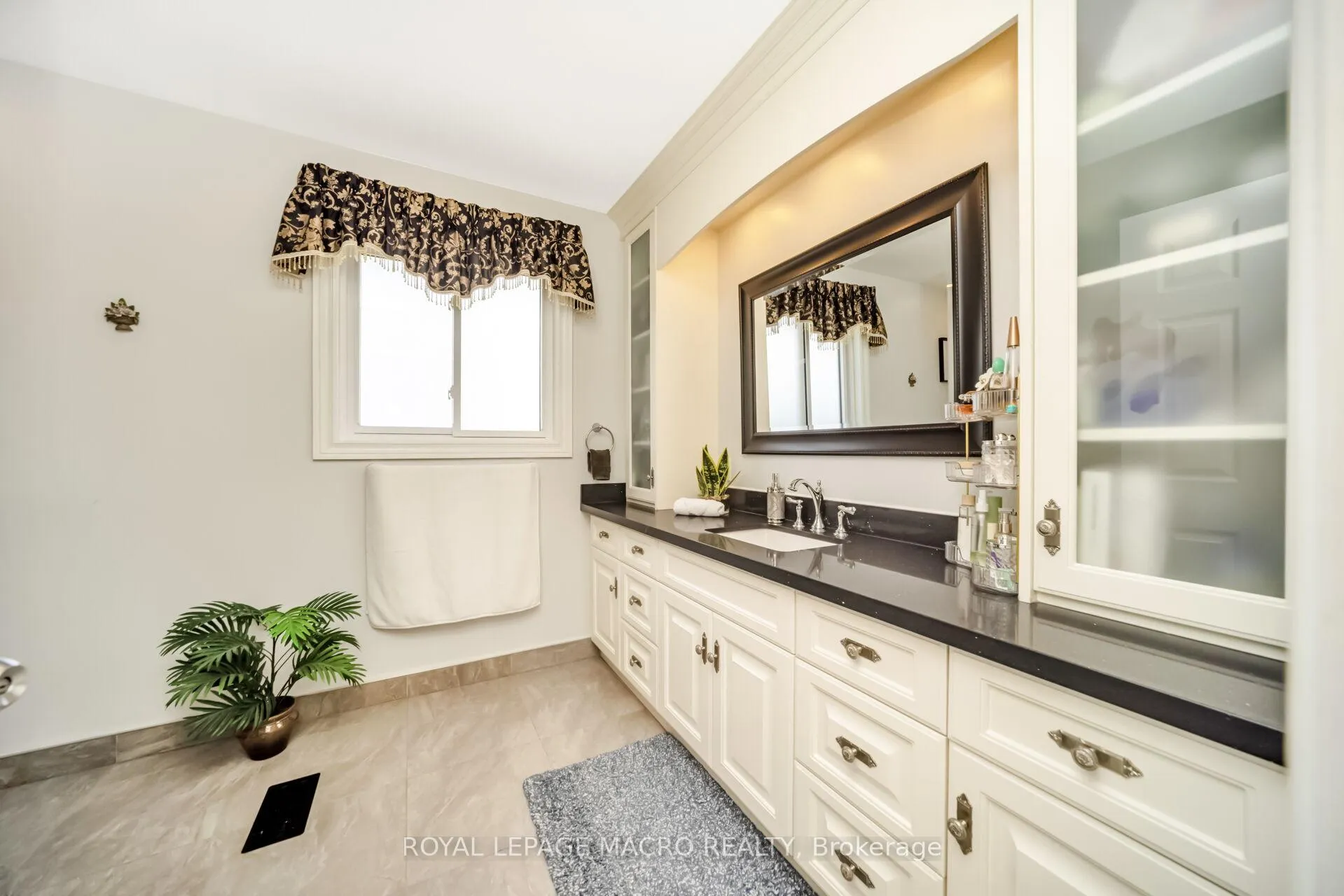 Photo 17 of 19 Sonata Avenue, Hamilton, Kernighan — HOMEH