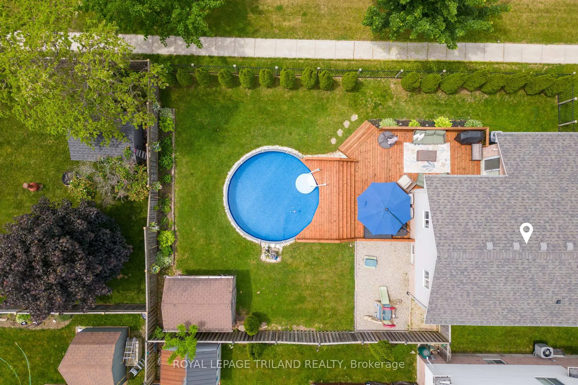Photo 6 of 2 Redtail Court, St. Thomas — HOMEH