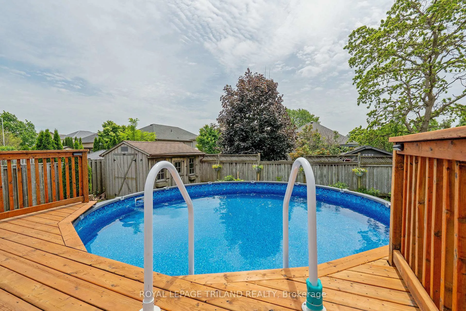 Photo 7 of 2 Redtail Court, St. Thomas — HOMEH