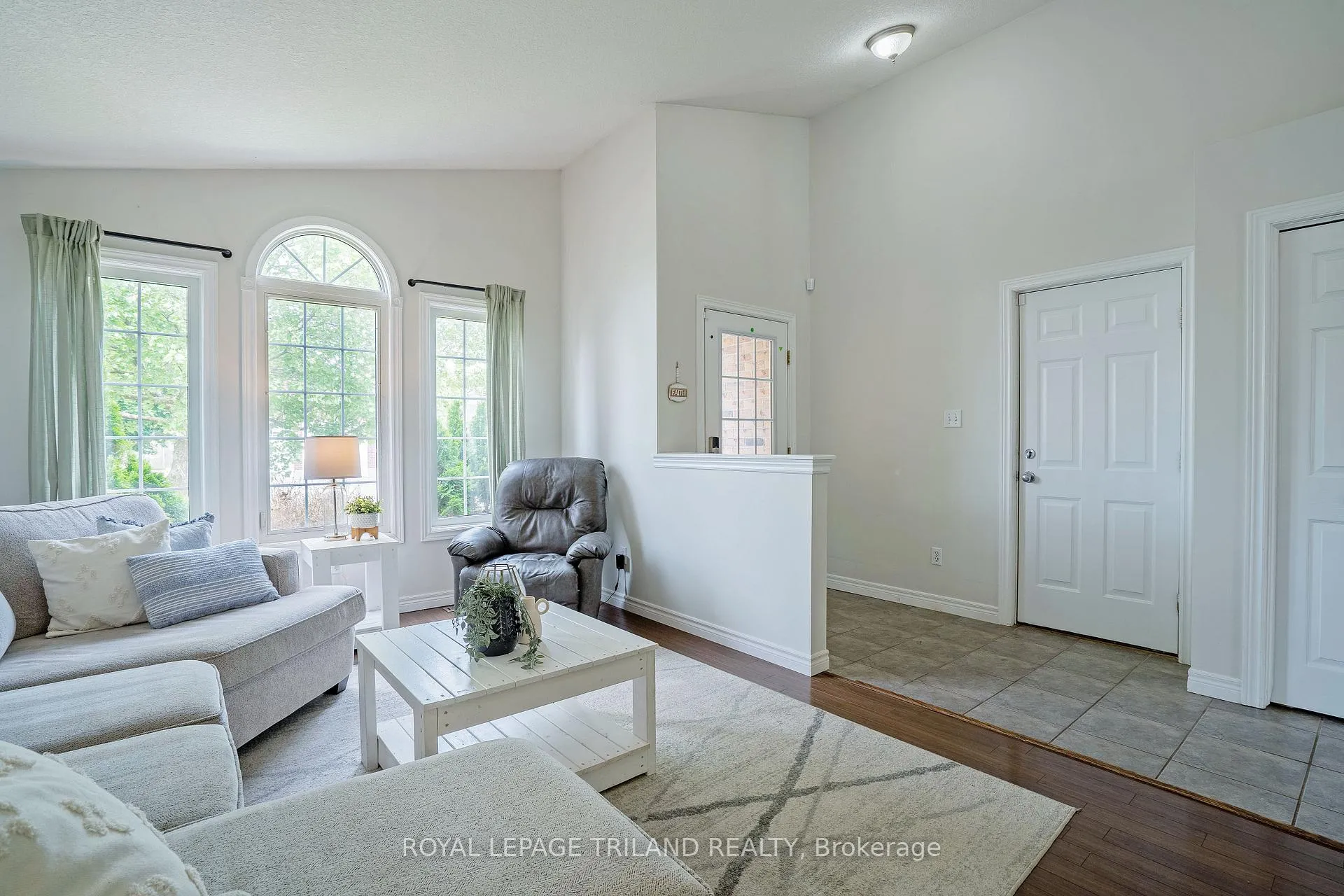 Photo 8 of 2 Redtail Court, St. Thomas — HOMEH