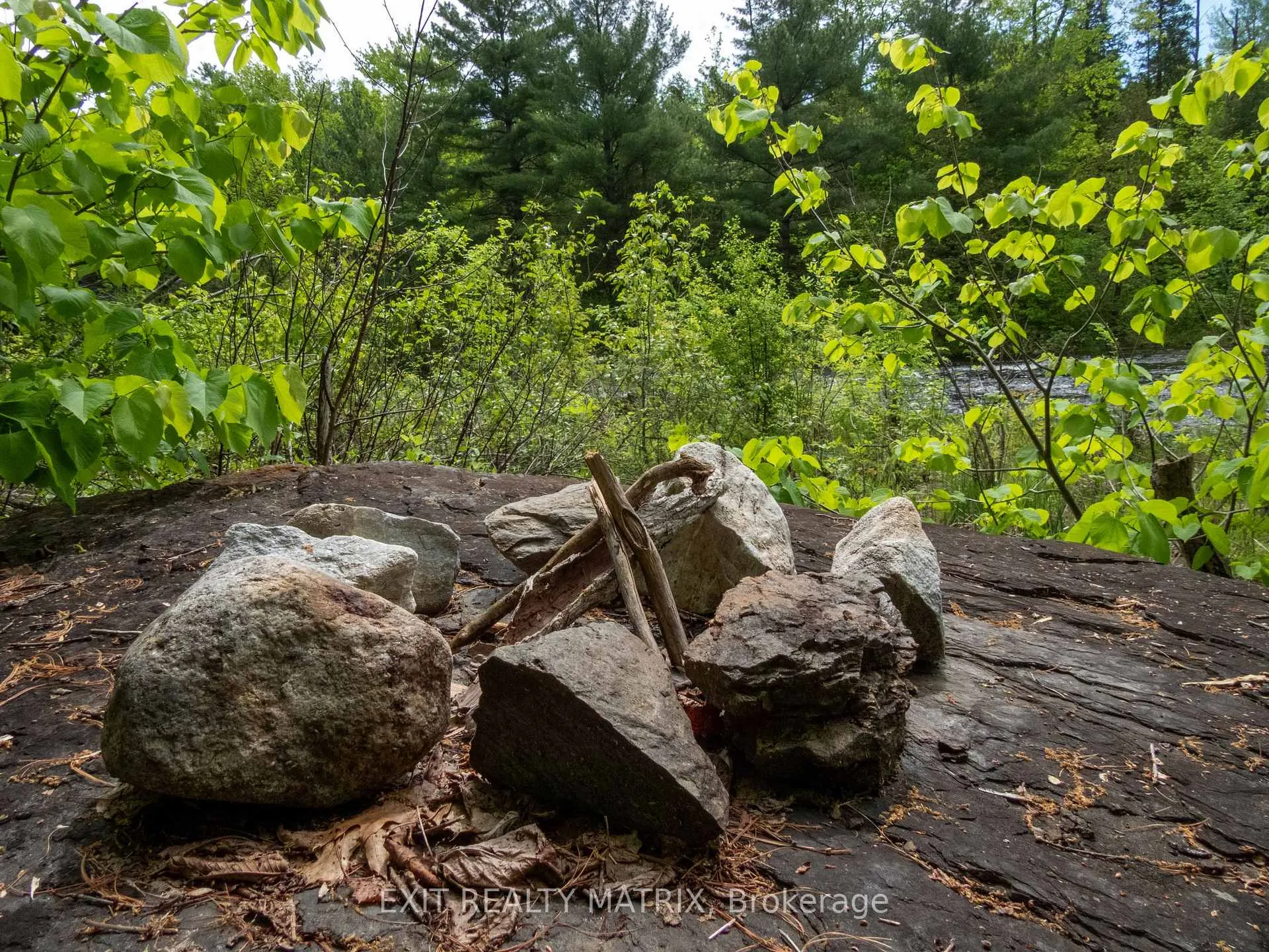 Photo 14 of 12654 Lanark Road, Greater Madawaska — HOMEH