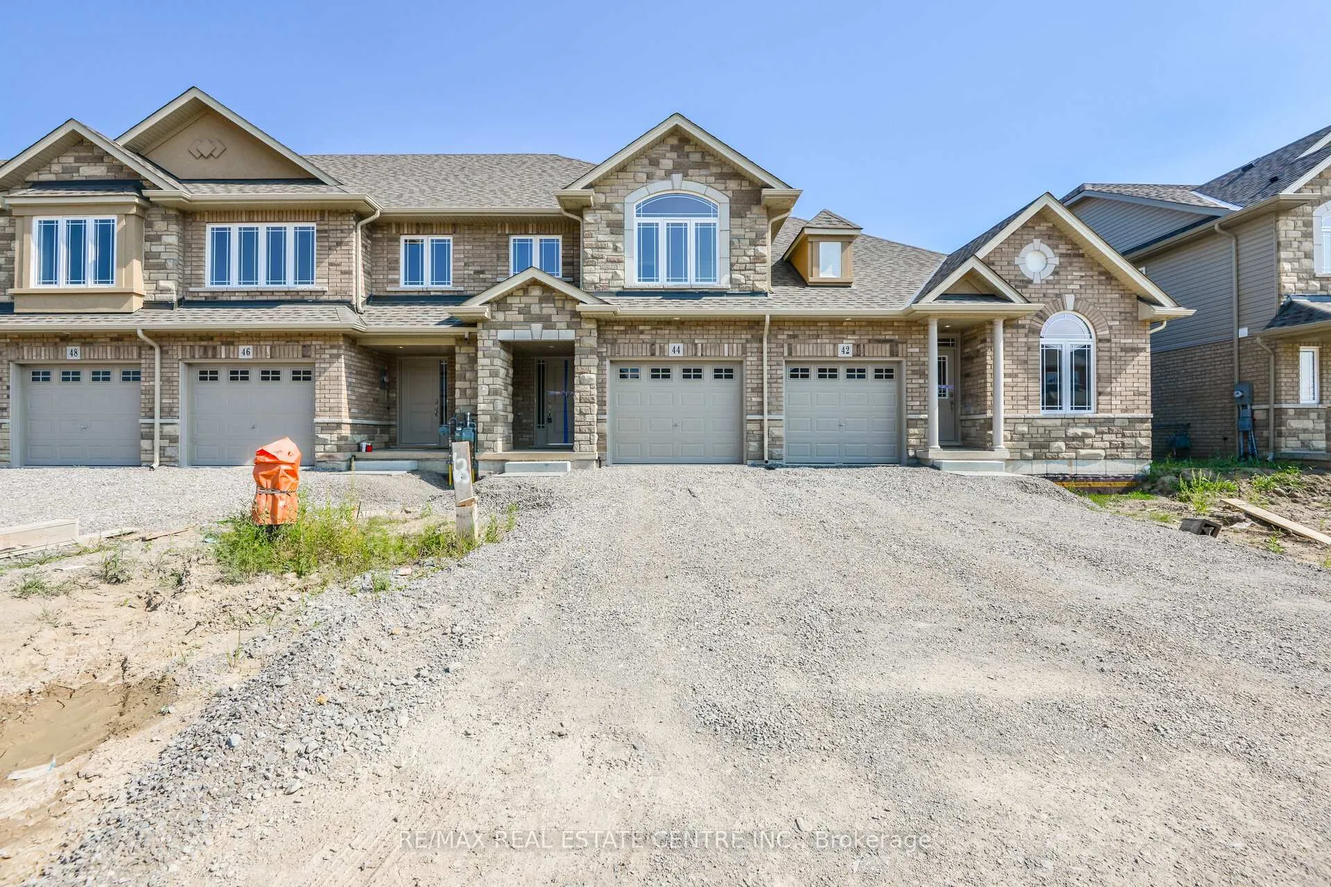 Photo 2 of 44 Cittadella Boulevard, Hamilton, Hannon — HOMEH