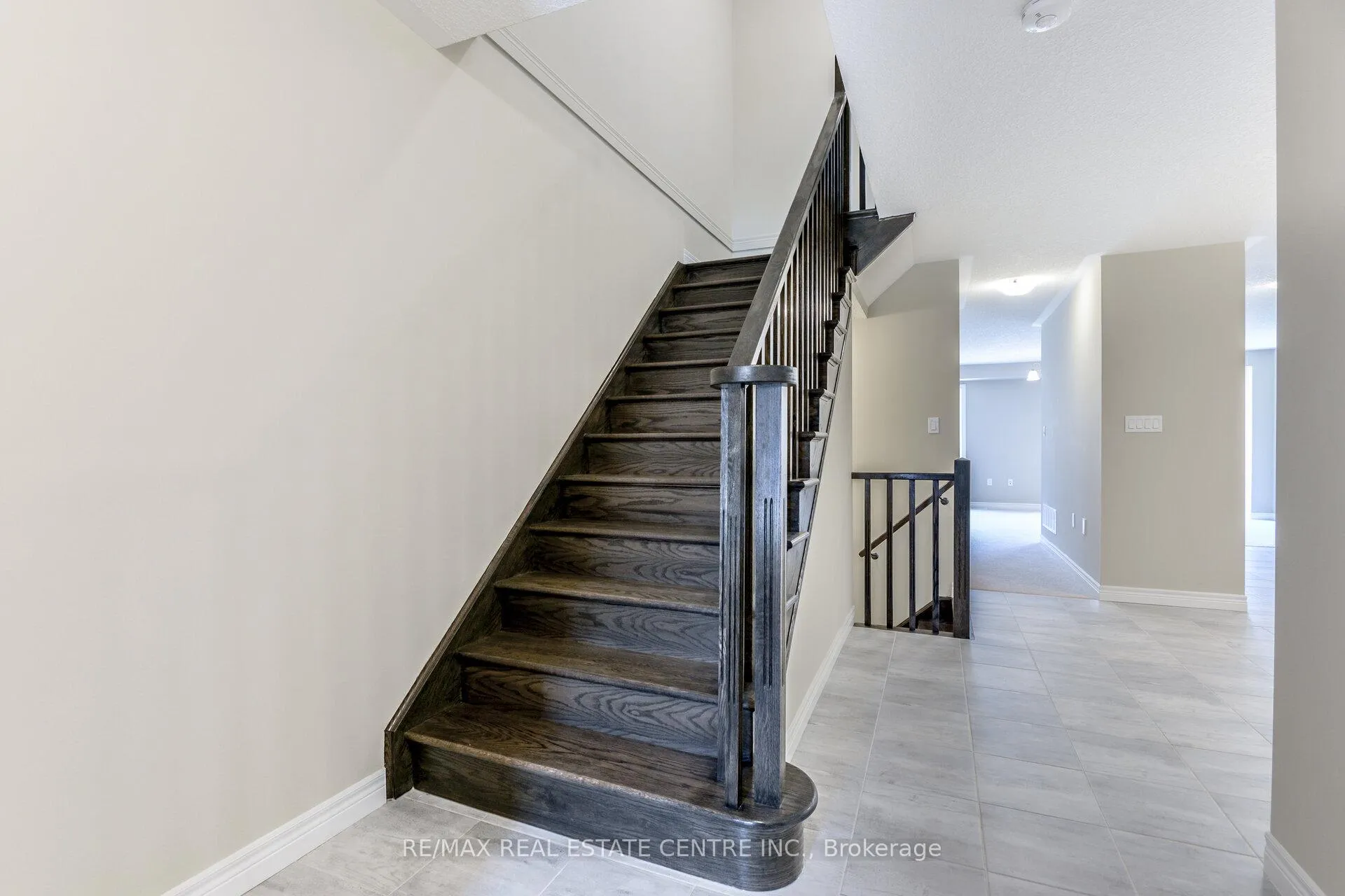 Photo 14 of 44 Cittadella Boulevard, Hamilton, Hannon — HOMEH