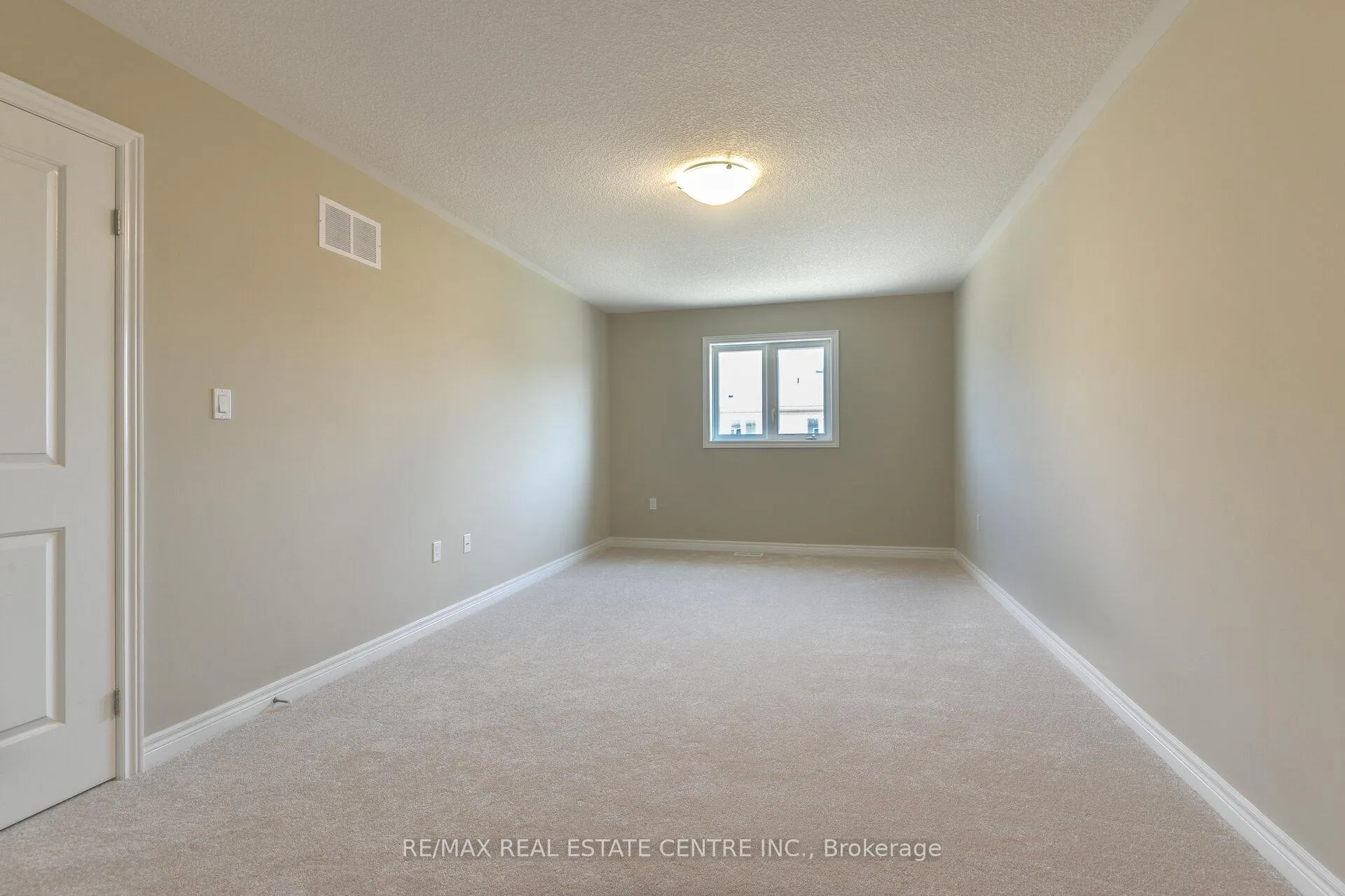 Photo 16 of 44 Cittadella Boulevard, Hamilton, Hannon — HOMEH