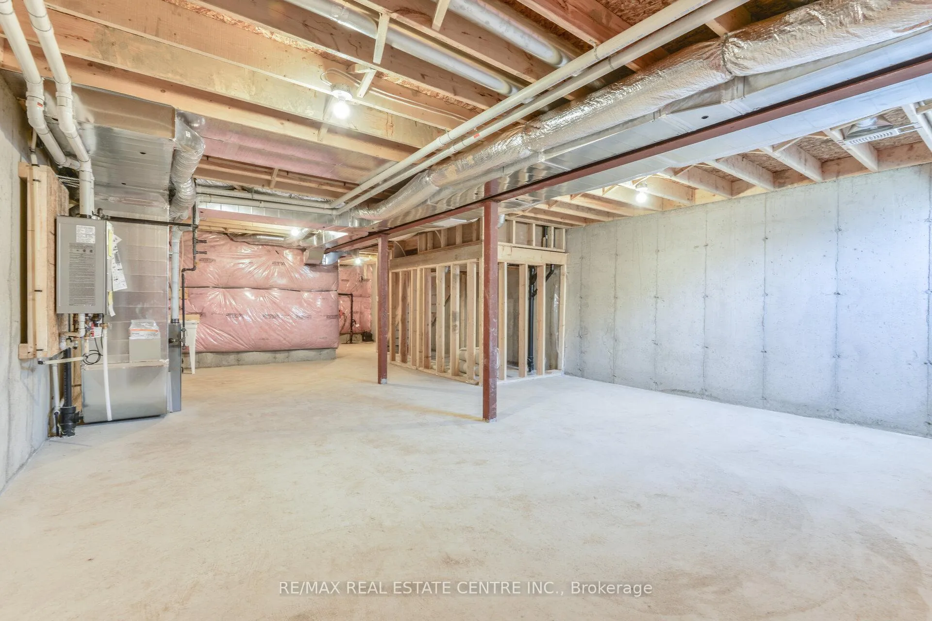 Photo 25 of 44 Cittadella Boulevard, Hamilton, Hannon — HOMEH