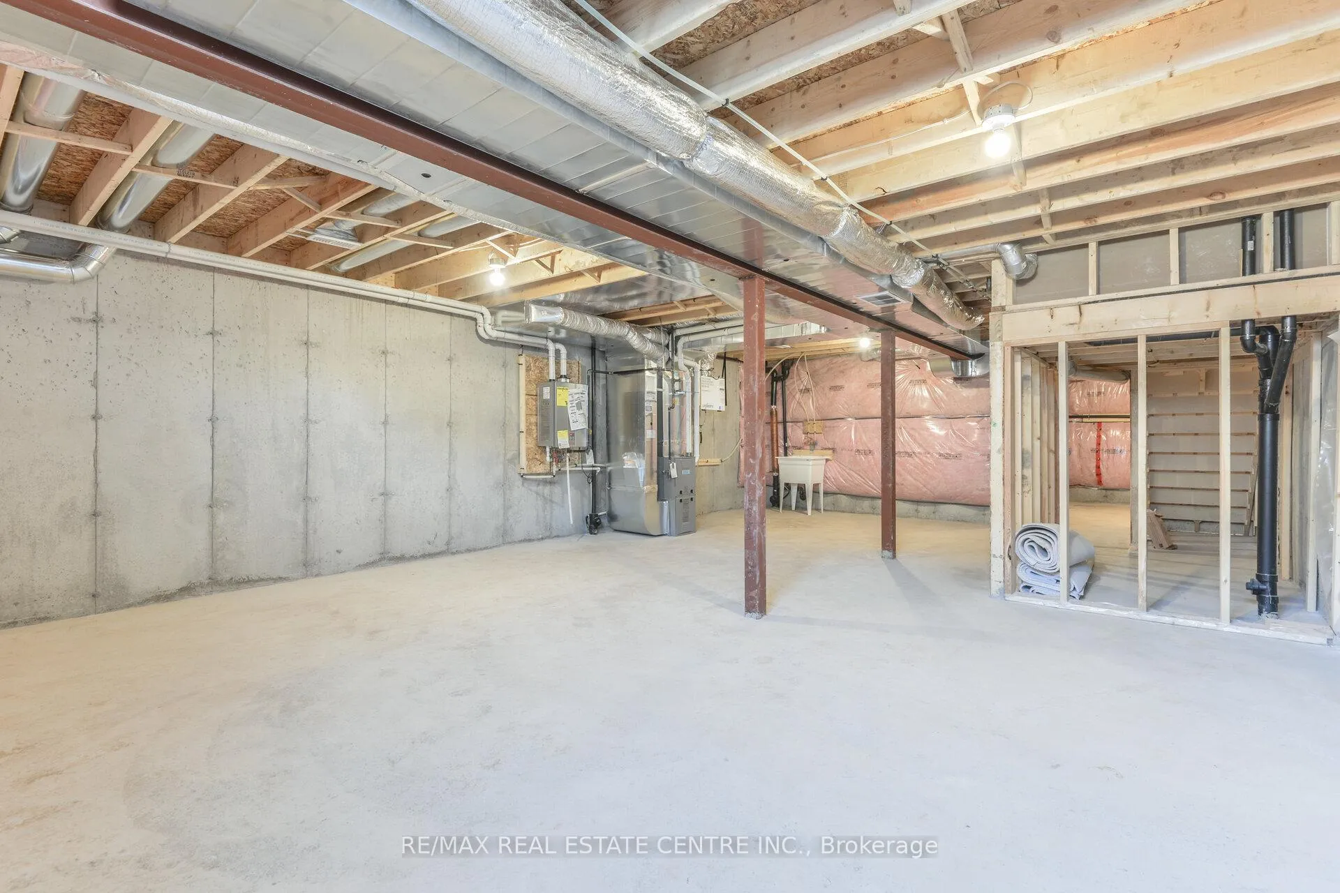 Photo 26 of 44 Cittadella Boulevard, Hamilton, Hannon — HOMEH