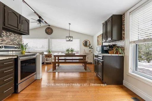 Photo 5 of 29 Thurston Street, Kawartha Lakes, Verulam — HOMEH