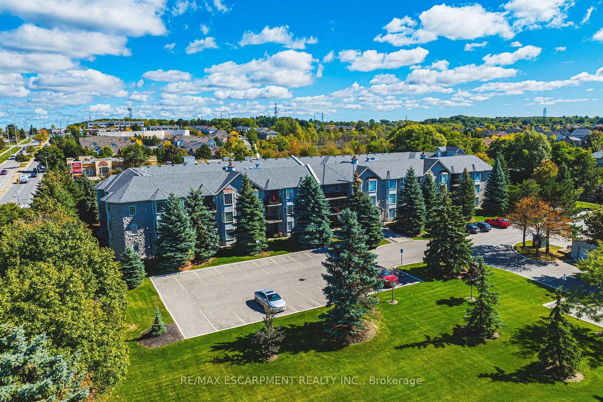 Photo 2 of Unit 308, 990 Golf Links Road, Hamilton, Meadowlands — HOMEH