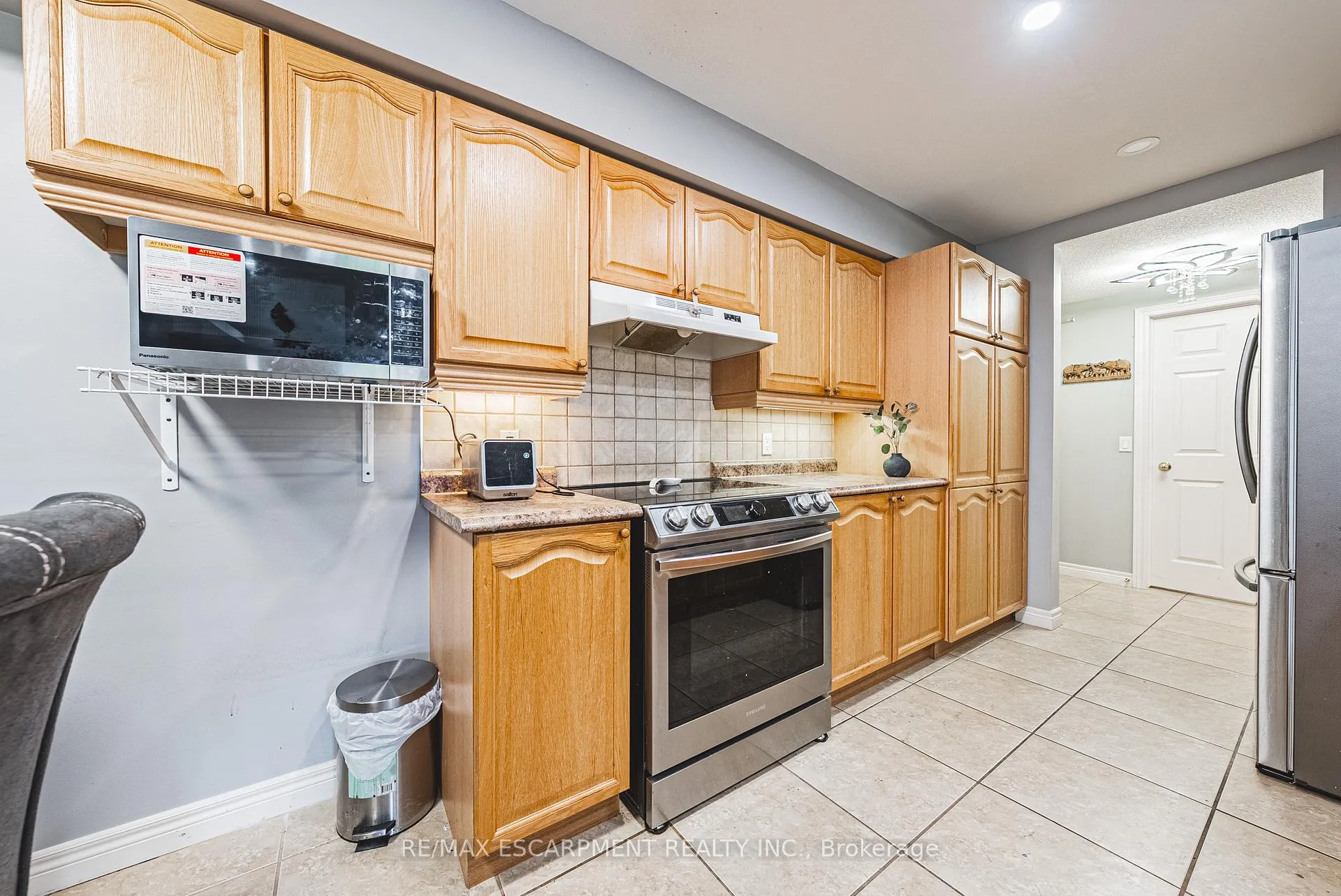 Photo 11 of Unit 308, 990 Golf Links Road, Hamilton, Meadowlands — HOMEH