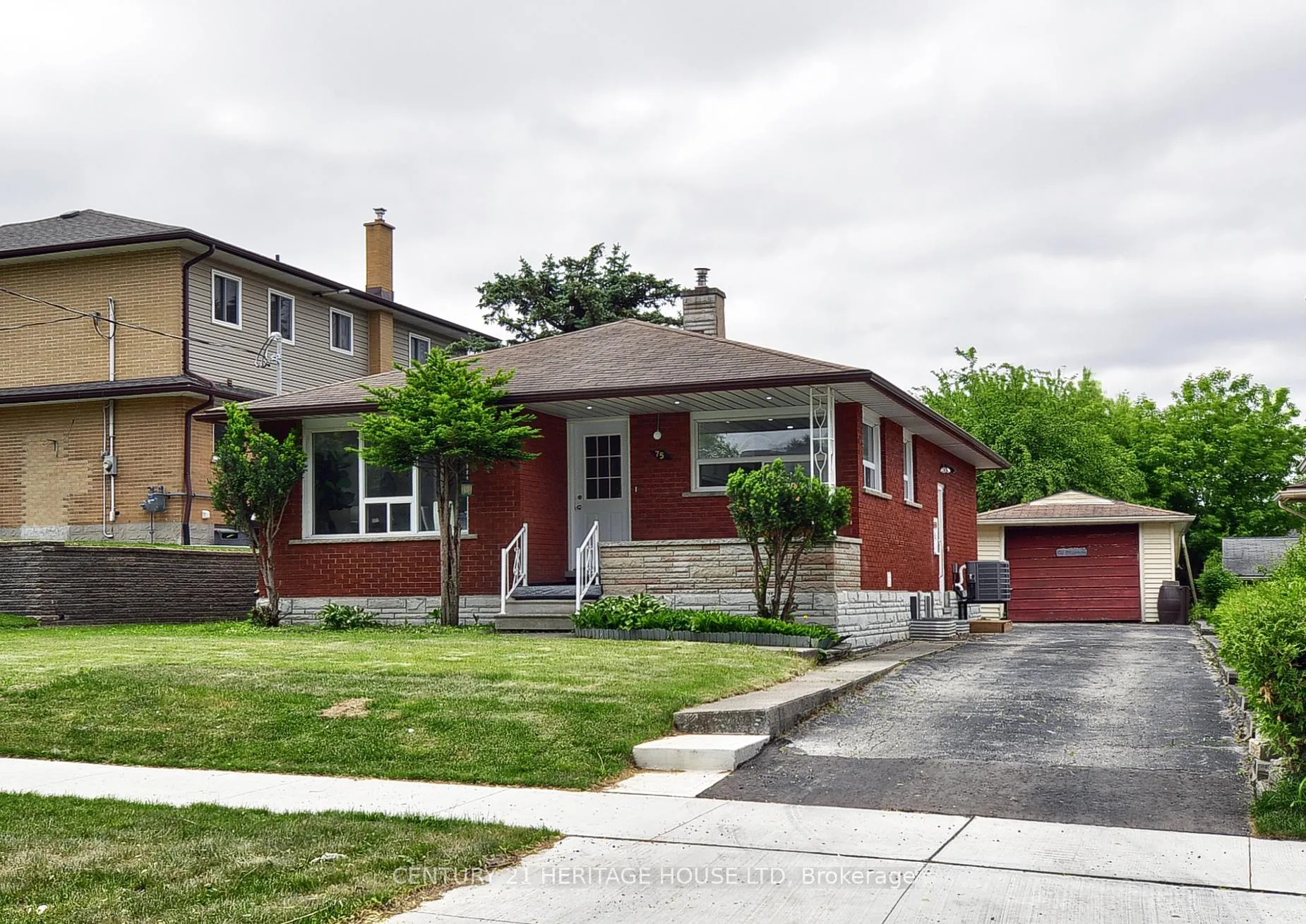Photo 2 of 75 Olympic Drive, Kitchener — HOMEH