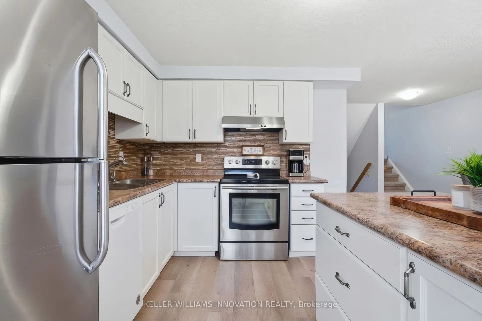 Photo 11 of 27 Madeleine Street, Kitchener — HOMEH