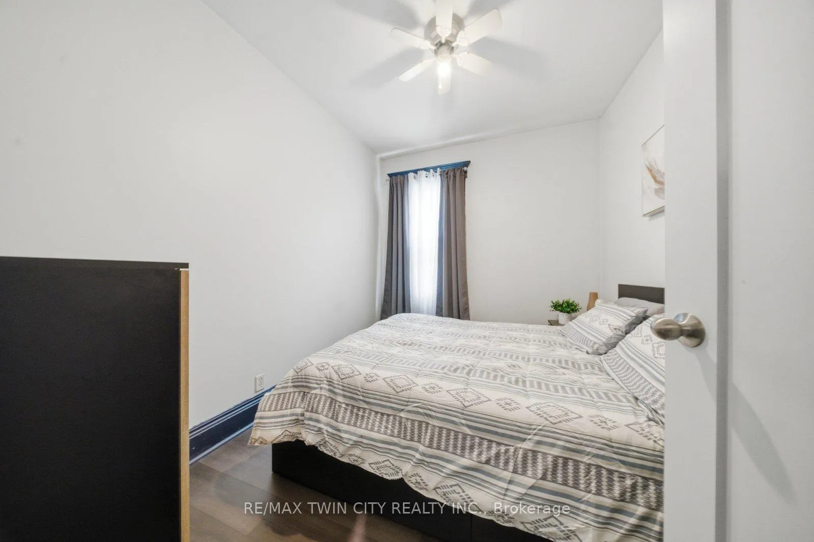 Photo 20 of 12 Brunswick Street N, Brantford, Old West Brant — HOMEH