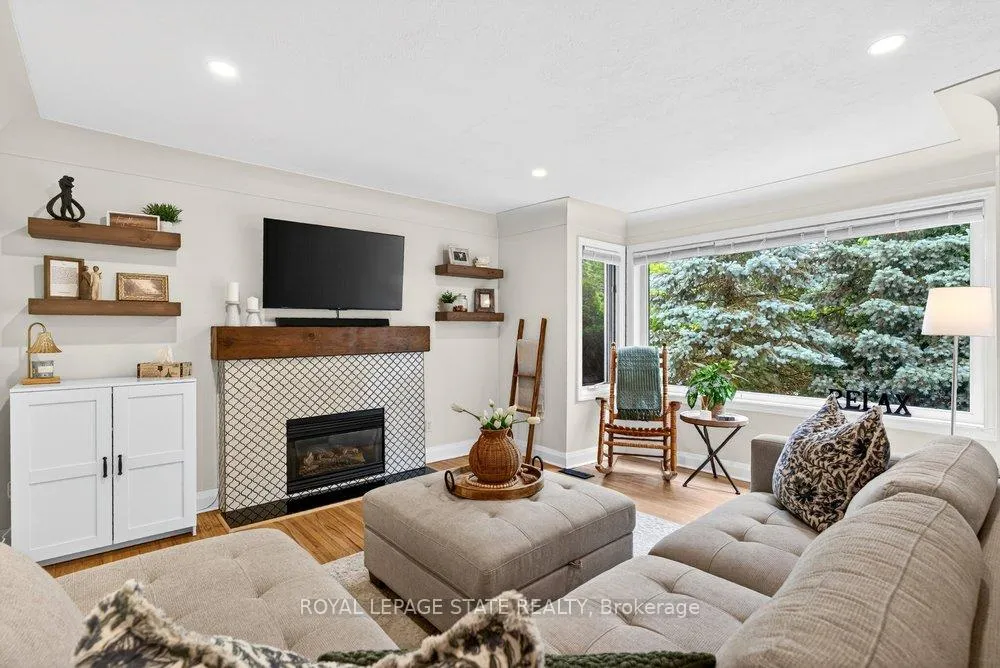 Photo 12 of 52 Orchard Drive, Hamilton, Ancaster — HOMEH