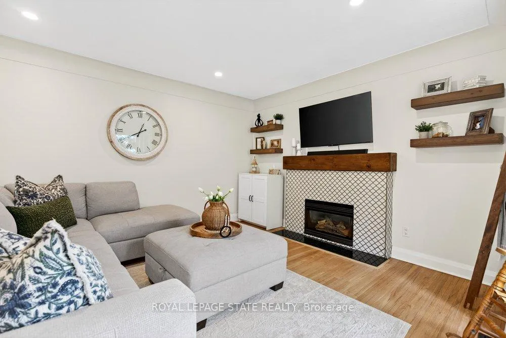 Photo 13 of 52 Orchard Drive, Hamilton, Ancaster — HOMEH