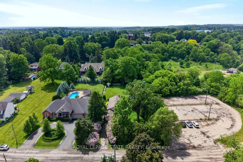 Photo 42 of 52 Orchard Drive, Hamilton, Ancaster — HOMEH