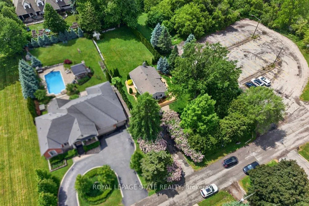 Photo 43 of 52 Orchard Drive, Hamilton, Ancaster — HOMEH