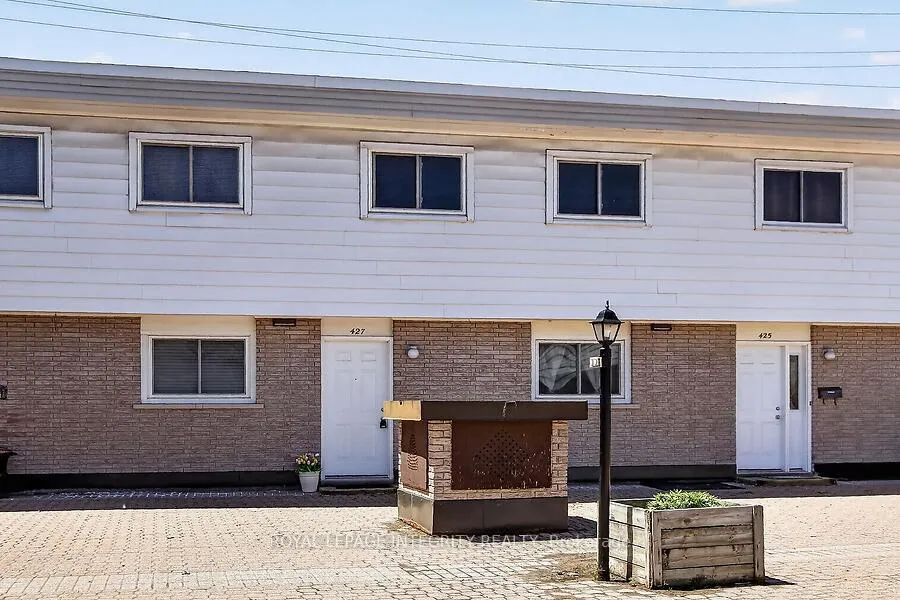 Photo 4 of 427 Moodie Drive, Ottawa, Bells Corners — HOMEH