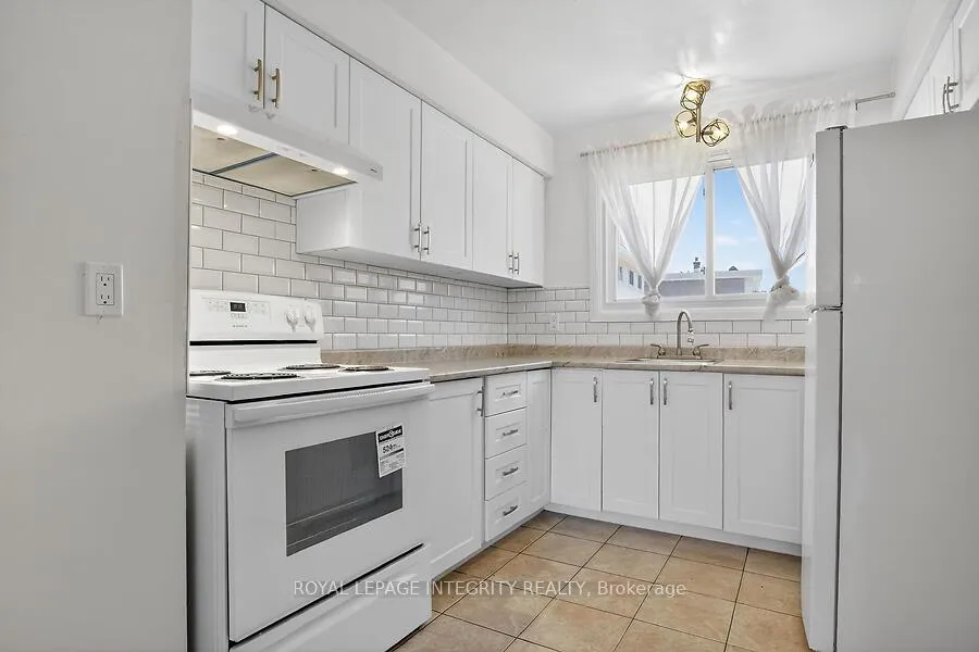 Photo 6 of 427 Moodie Drive, Ottawa, Bells Corners — HOMEH