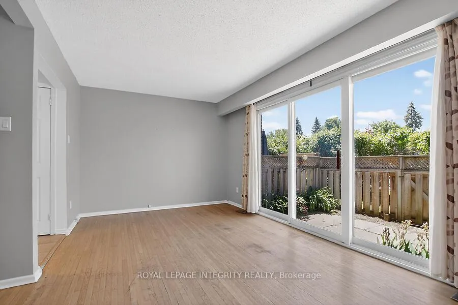 Photo 11 of 427 Moodie Drive, Ottawa, Bells Corners — HOMEH