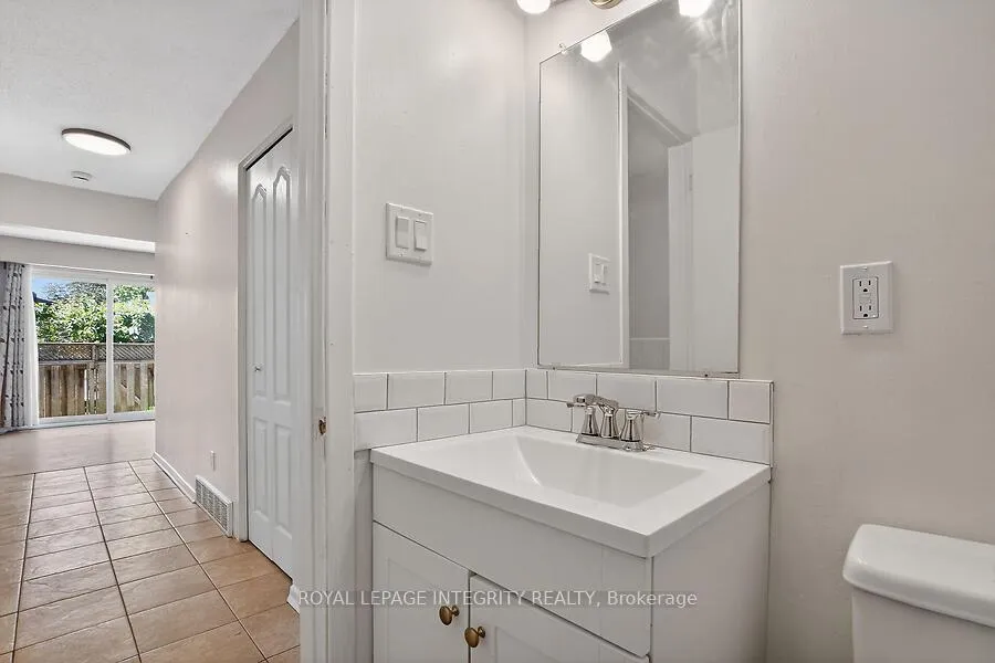 Photo 15 of 427 Moodie Drive, Ottawa, Bells Corners — HOMEH