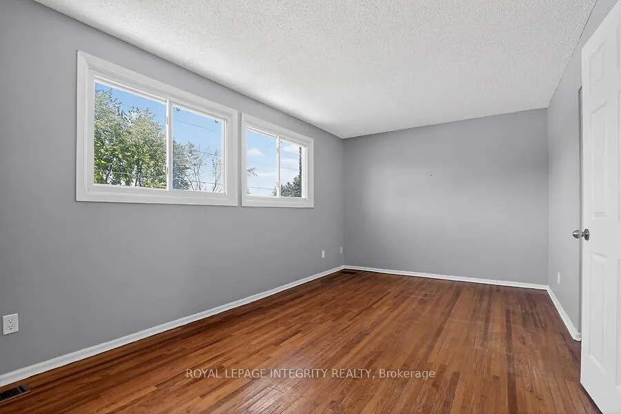 Photo 18 of 427 Moodie Drive, Ottawa, Bells Corners — HOMEH