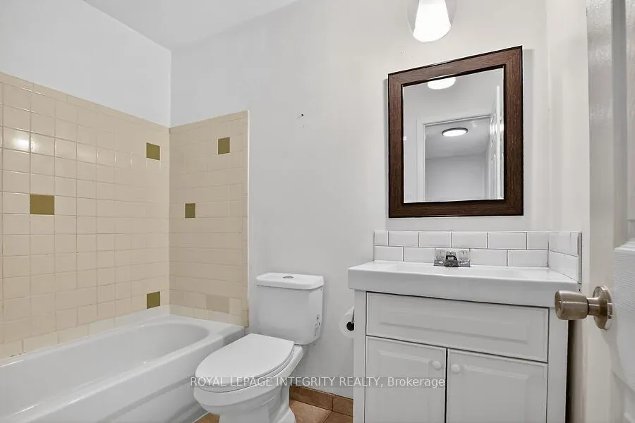 Photo 20 of 427 Moodie Drive, Ottawa, Bells Corners — HOMEH