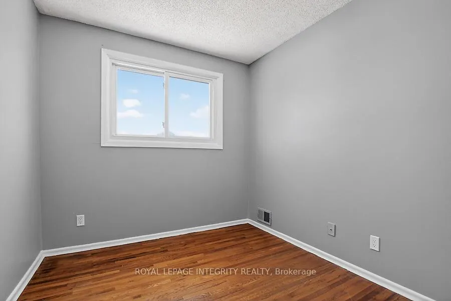 Photo 22 of 427 Moodie Drive, Ottawa, Bells Corners — HOMEH
