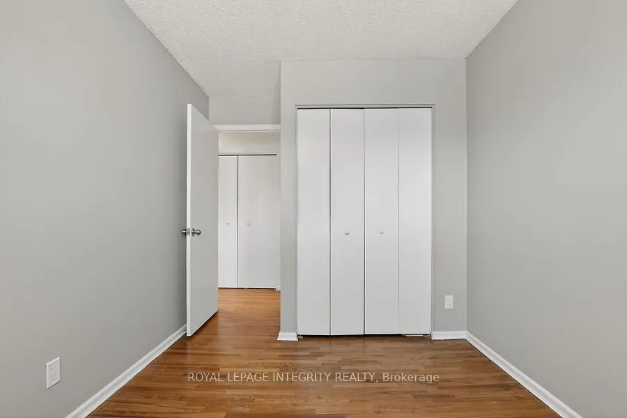 Photo 23 of 427 Moodie Drive, Ottawa, Bells Corners — HOMEH