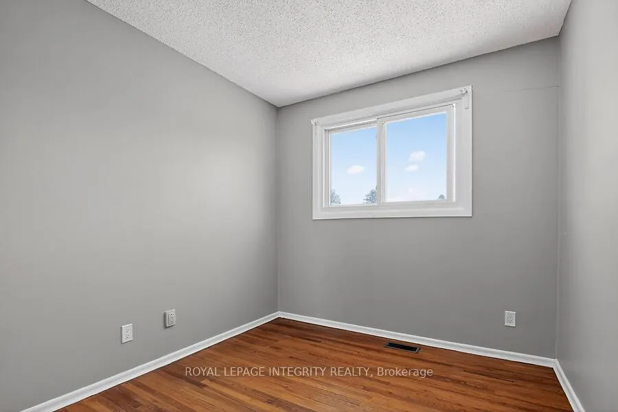 Photo 25 of 427 Moodie Drive, Ottawa, Bells Corners — HOMEH
