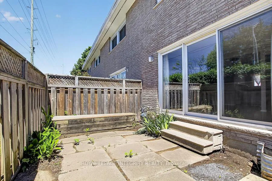 Photo 30 of 427 Moodie Drive, Ottawa, Bells Corners — HOMEH