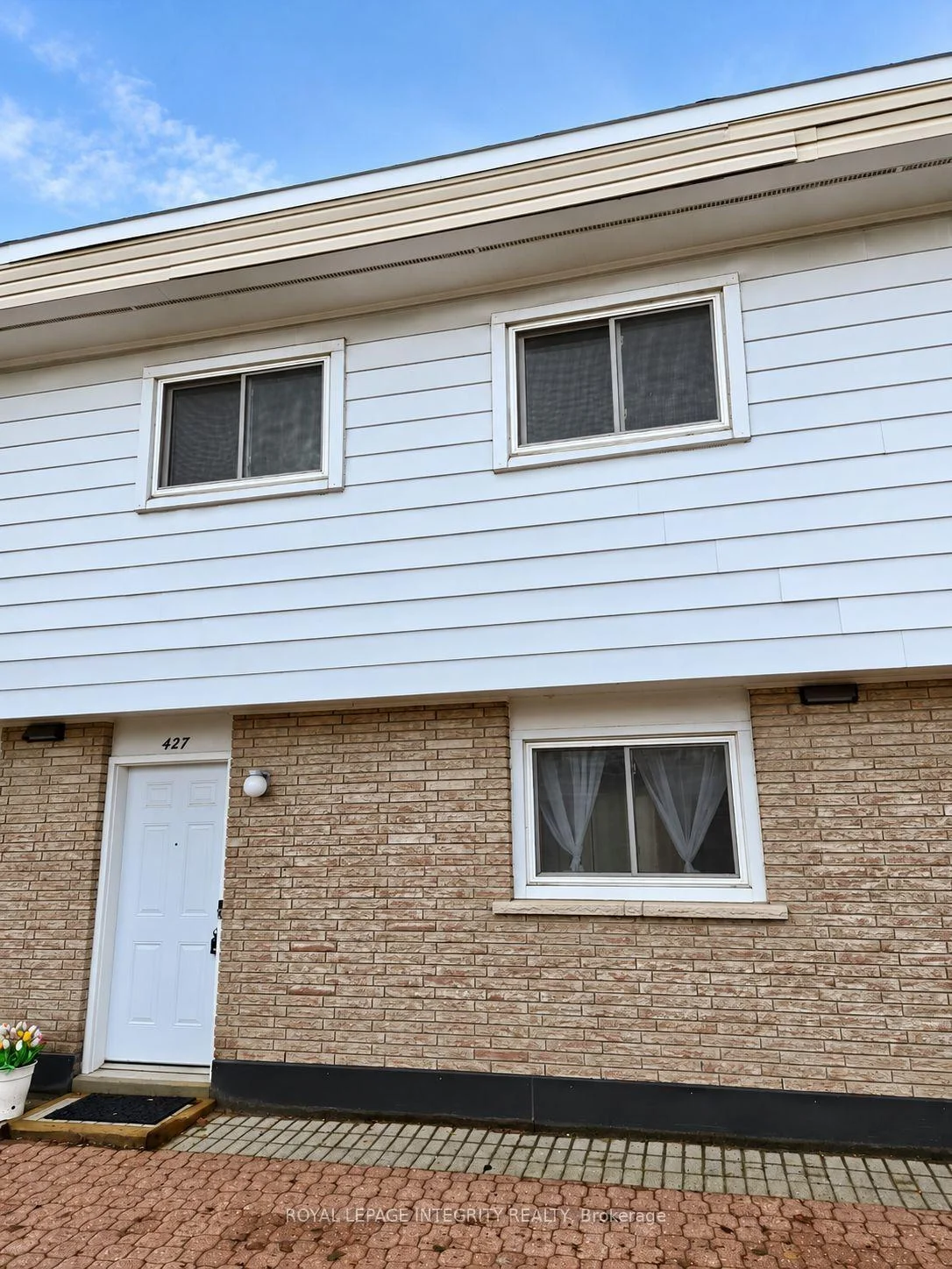 Photo 3 of 427 Moodie Drive, Ottawa, Bells Corners — HOMEH