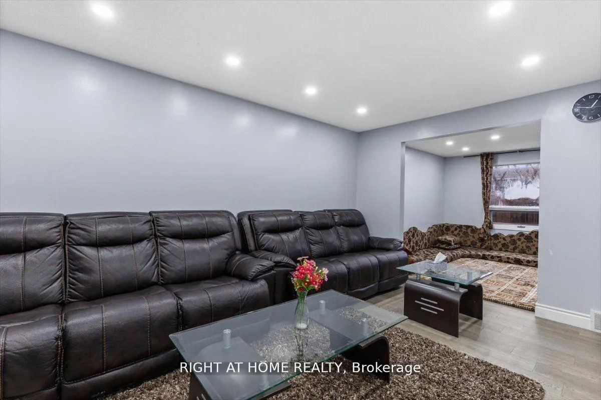 Photo 5 of 275 Tagge Crescent, Kitchener, Bridgeport — HOMEH