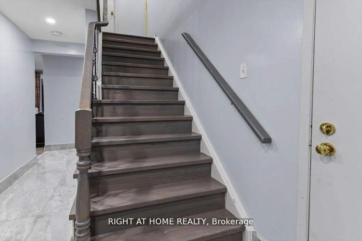 Photo 10 of 275 Tagge Crescent, Kitchener, Bridgeport — HOMEH
