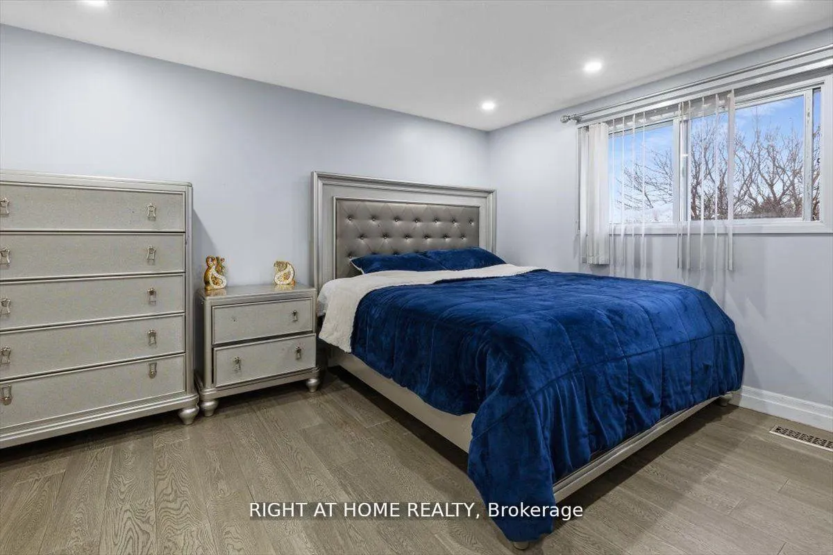Photo 11 of 275 Tagge Crescent, Kitchener, Bridgeport — HOMEH