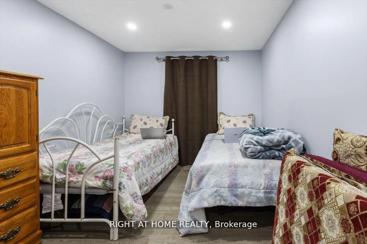 Photo 13 of 275 Tagge Crescent, Kitchener, Bridgeport — HOMEH