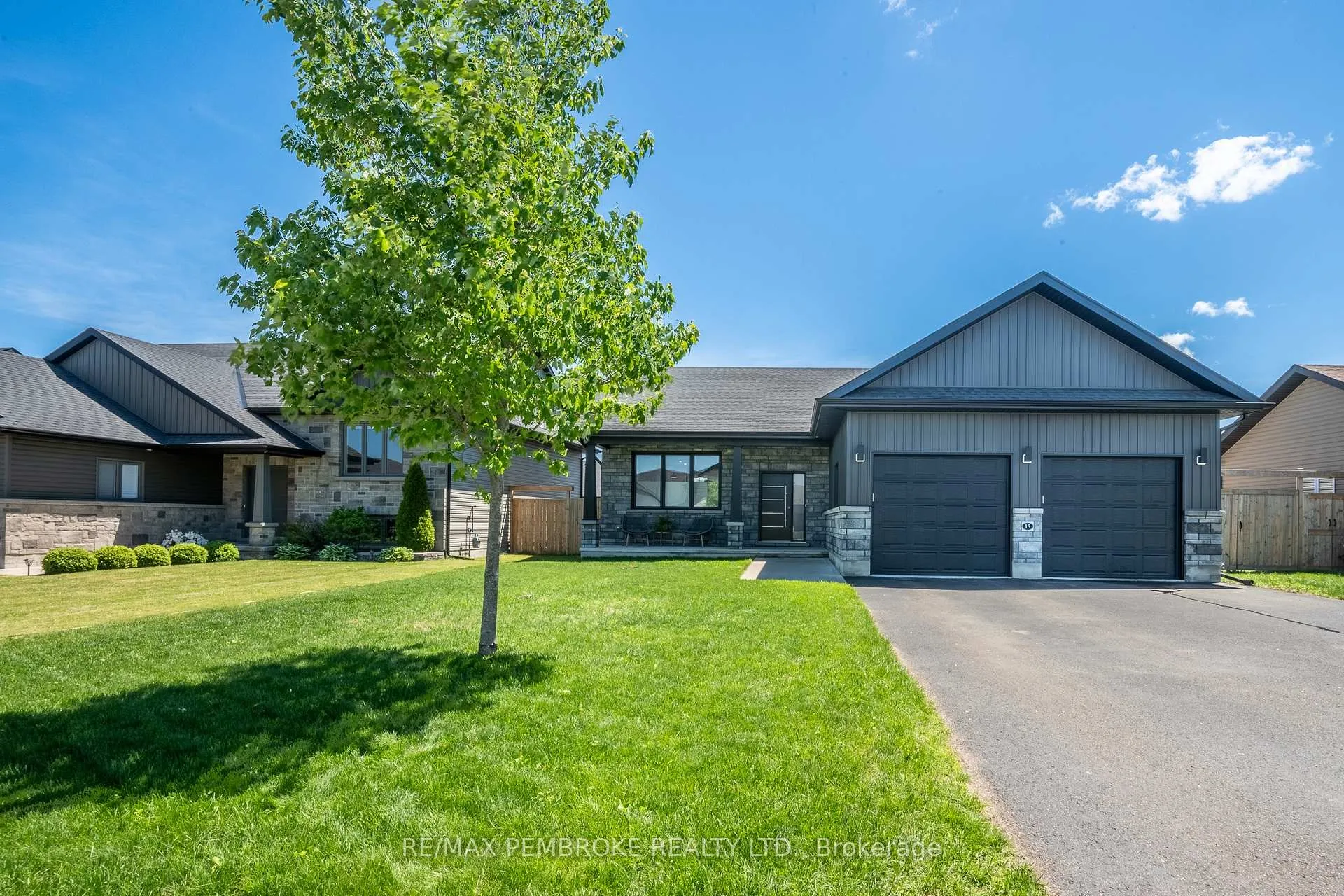 Photo 2 of 15 Drew Street, Petawawa — HOMEH
