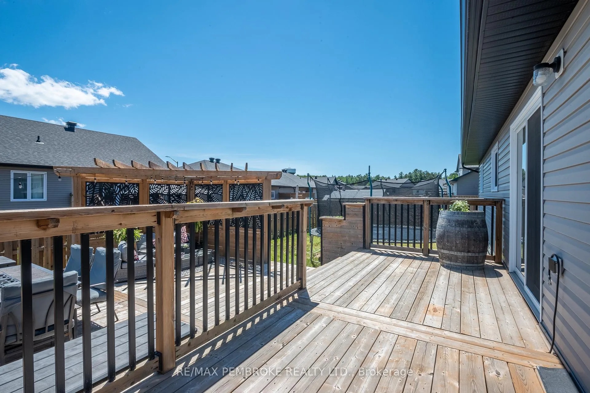 Photo 12 of 15 Drew Street, Petawawa — HOMEH