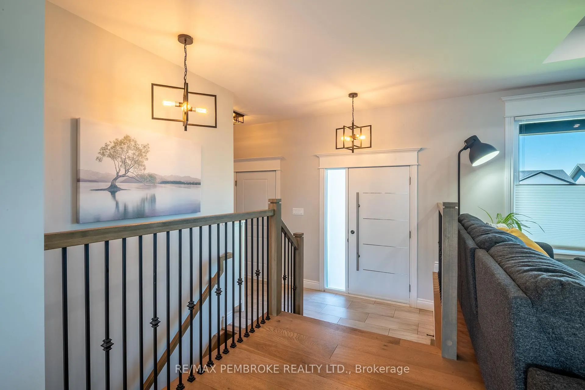 Photo 13 of 15 Drew Street, Petawawa — HOMEH