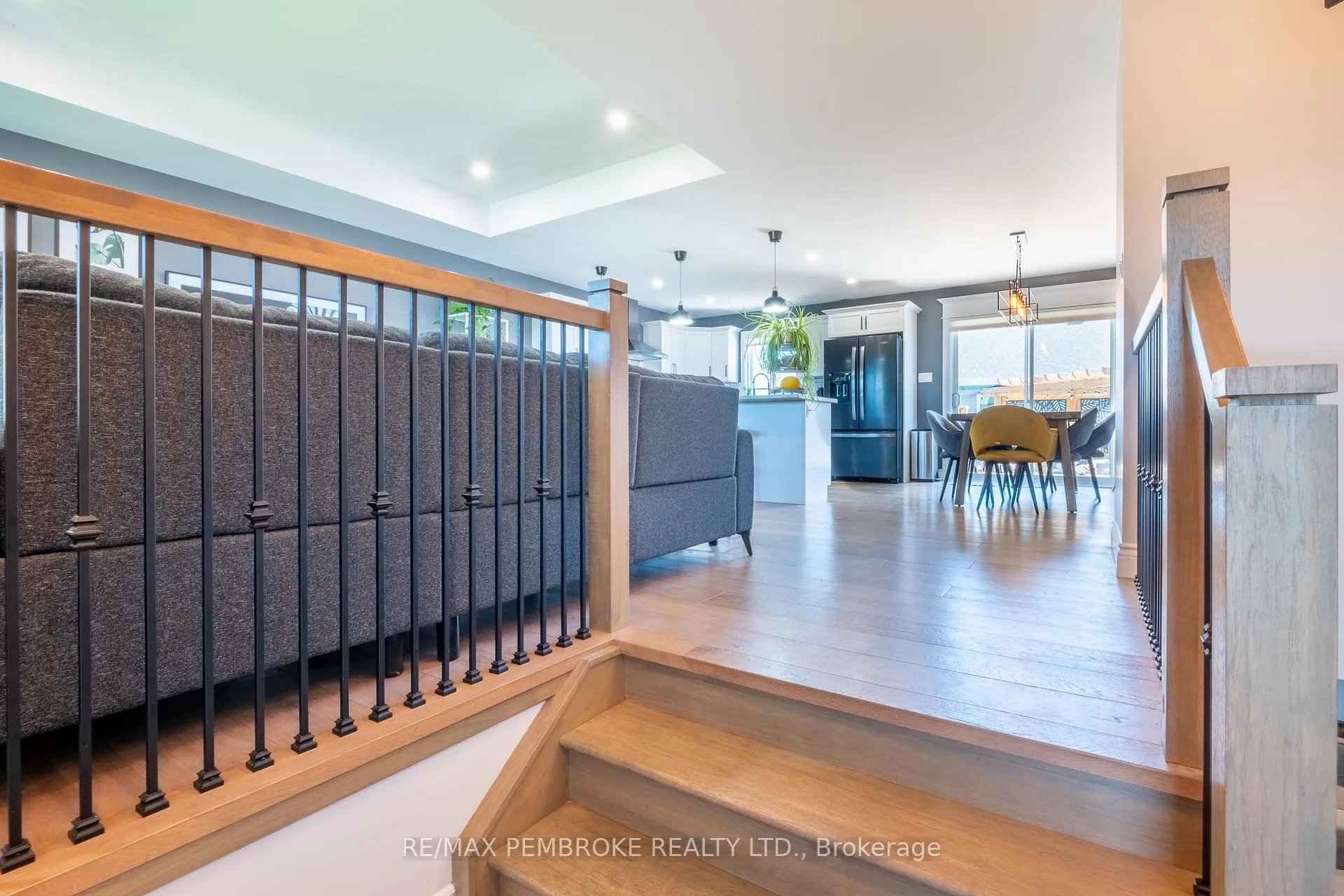 Photo 15 of 15 Drew Street, Petawawa — HOMEH