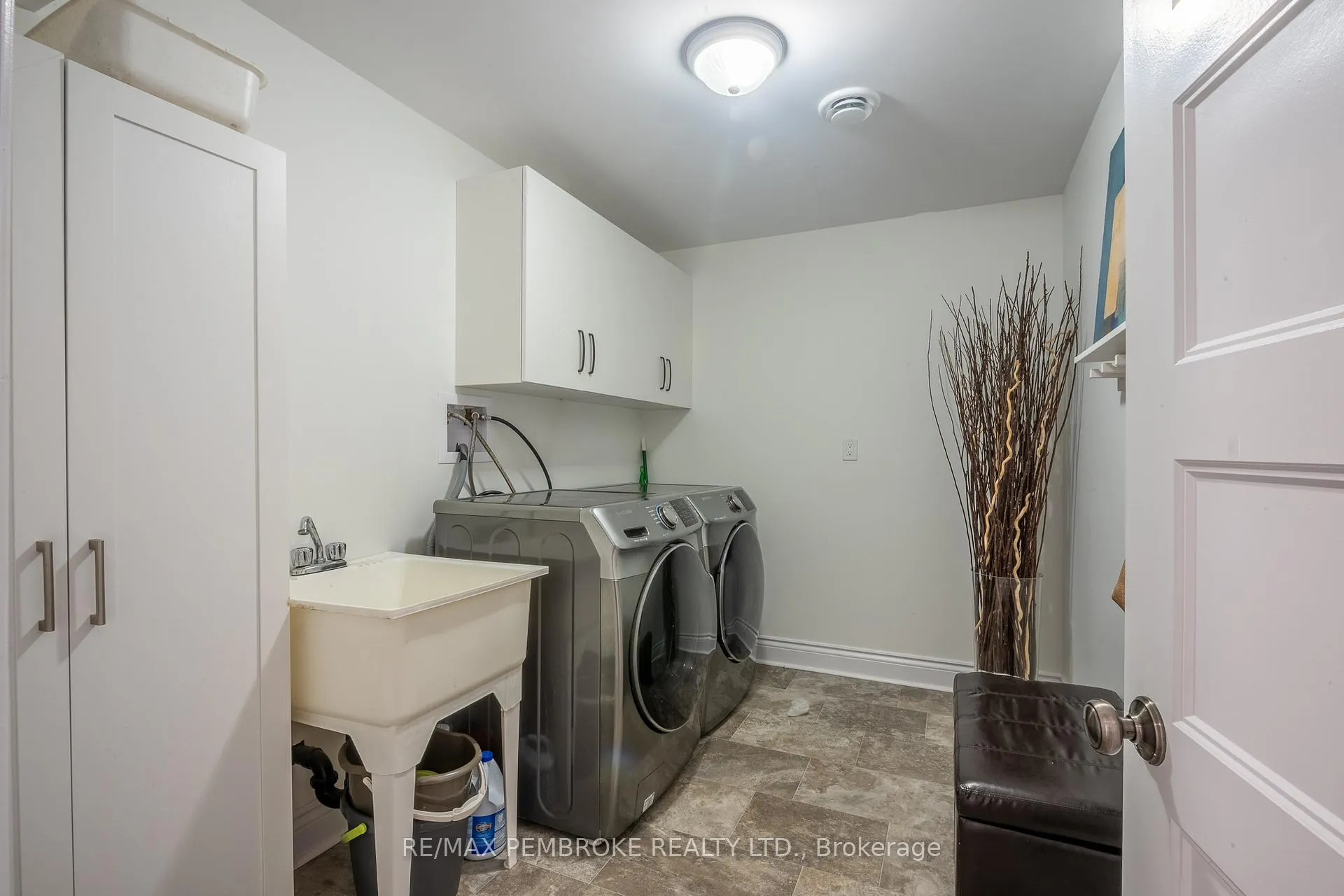 Photo 58 of 15 Drew Street, Petawawa — HOMEH