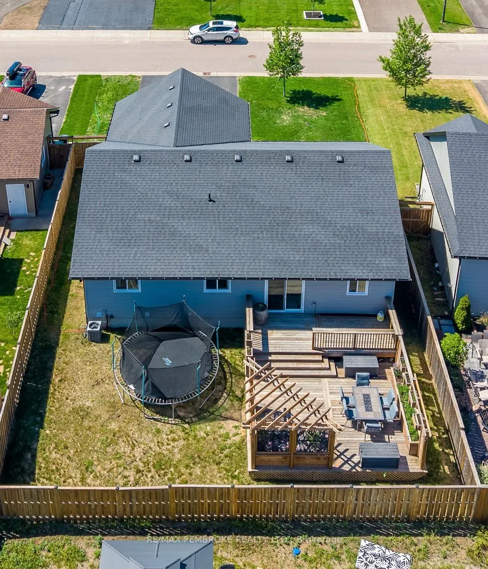 Photo 60 of 15 Drew Street, Petawawa — HOMEH
