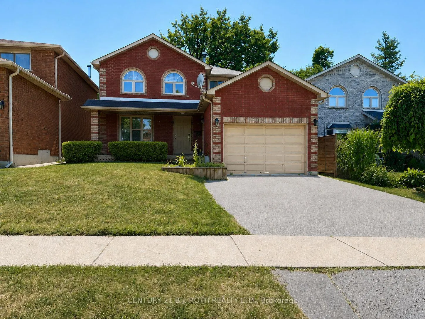 Front of Unit Upper, 29 Irwin Drive